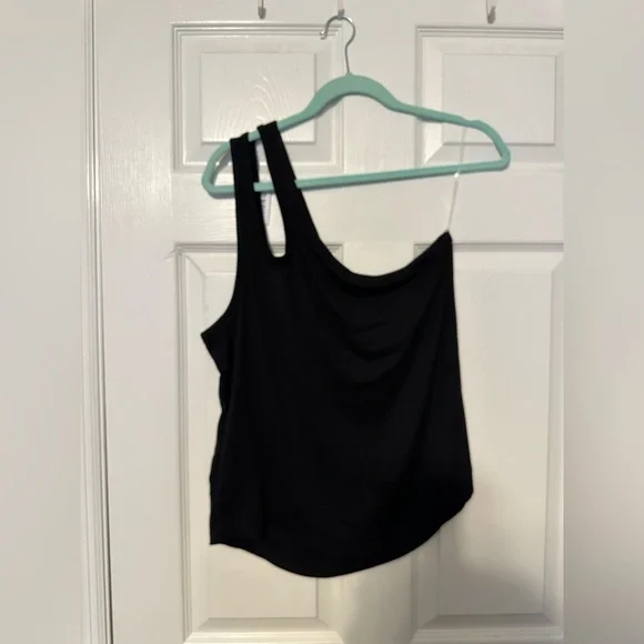 Old Navy tank - Picture 3 of 3